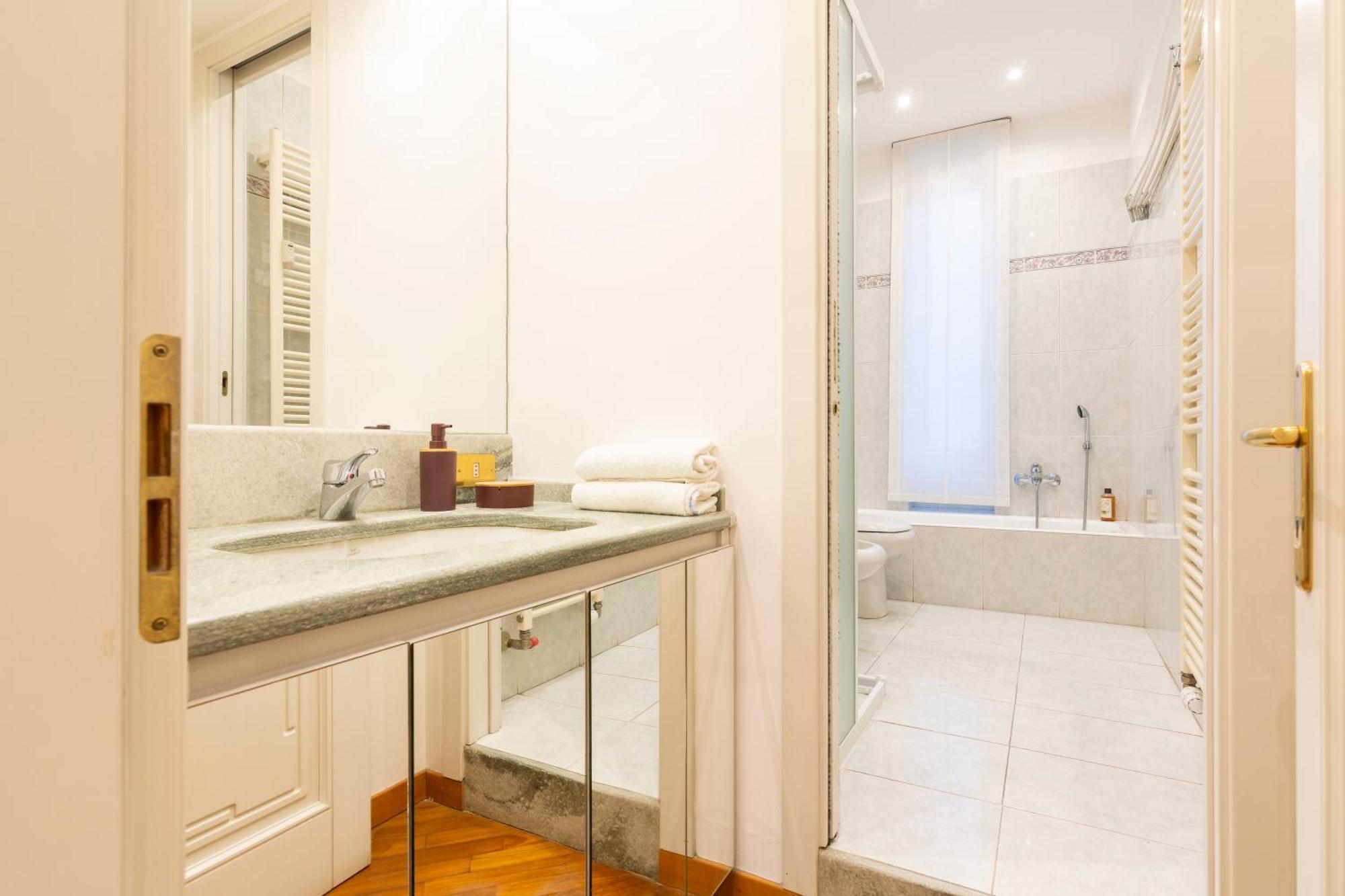 Caseospitali - Casa Mimosa Perfect For Family Or Groups Up To 5 Milano Exteriör bild